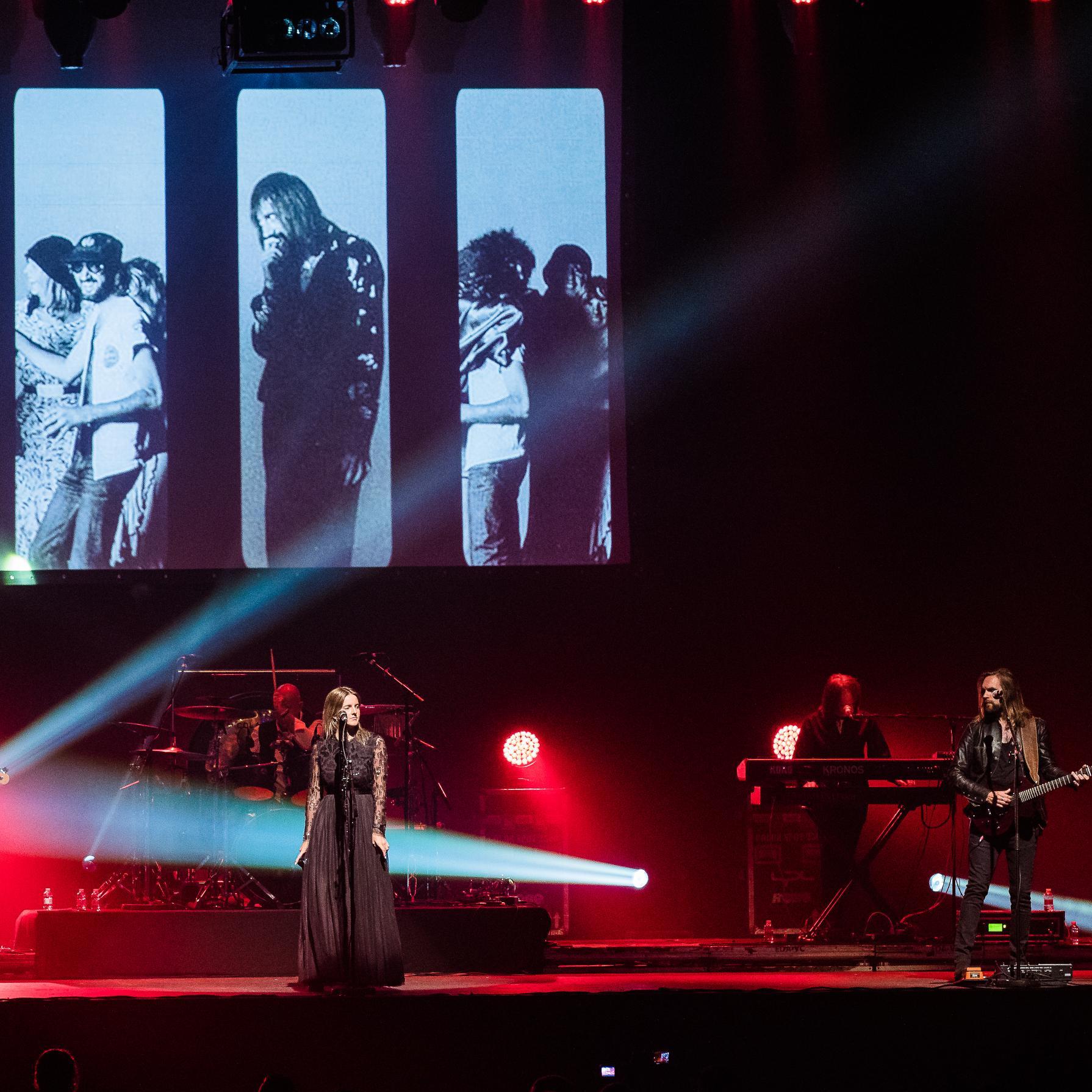 Rumours of Fleetwood Mac live
